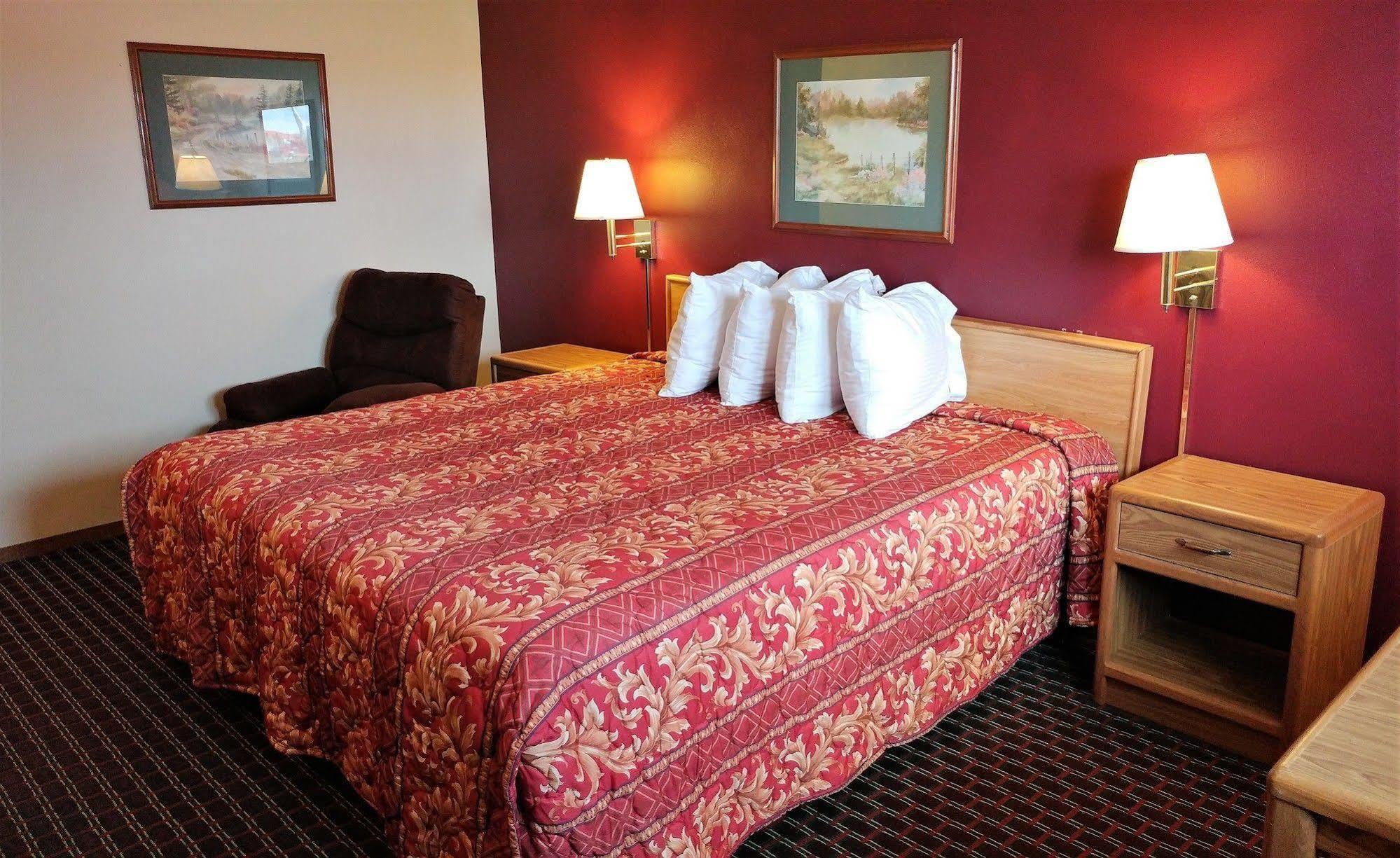 Red Carpet Inn - Windom Bagian luar foto