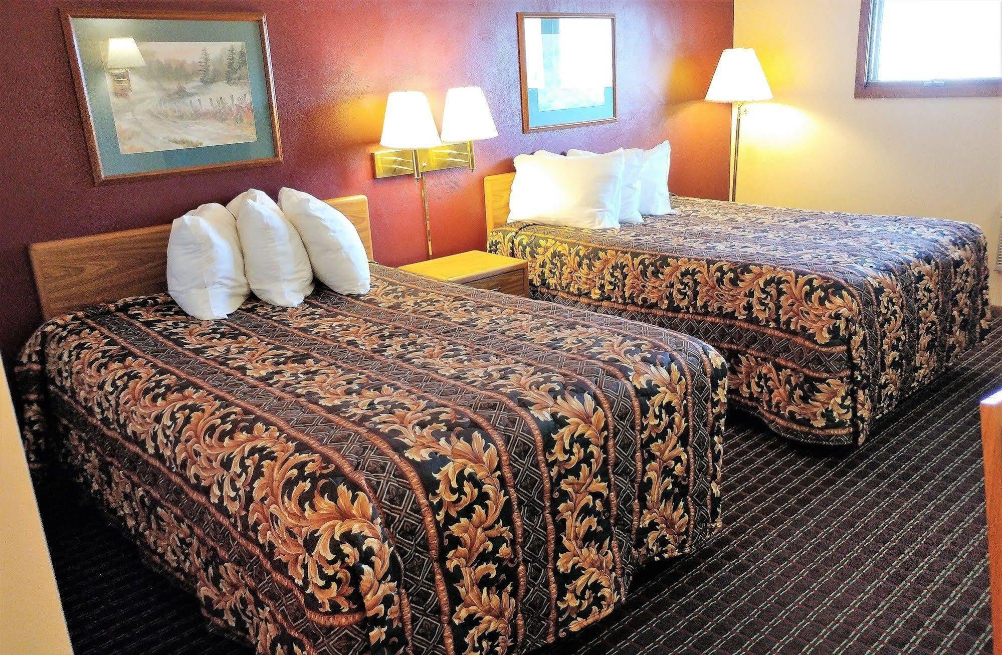 Red Carpet Inn - Windom Bagian luar foto