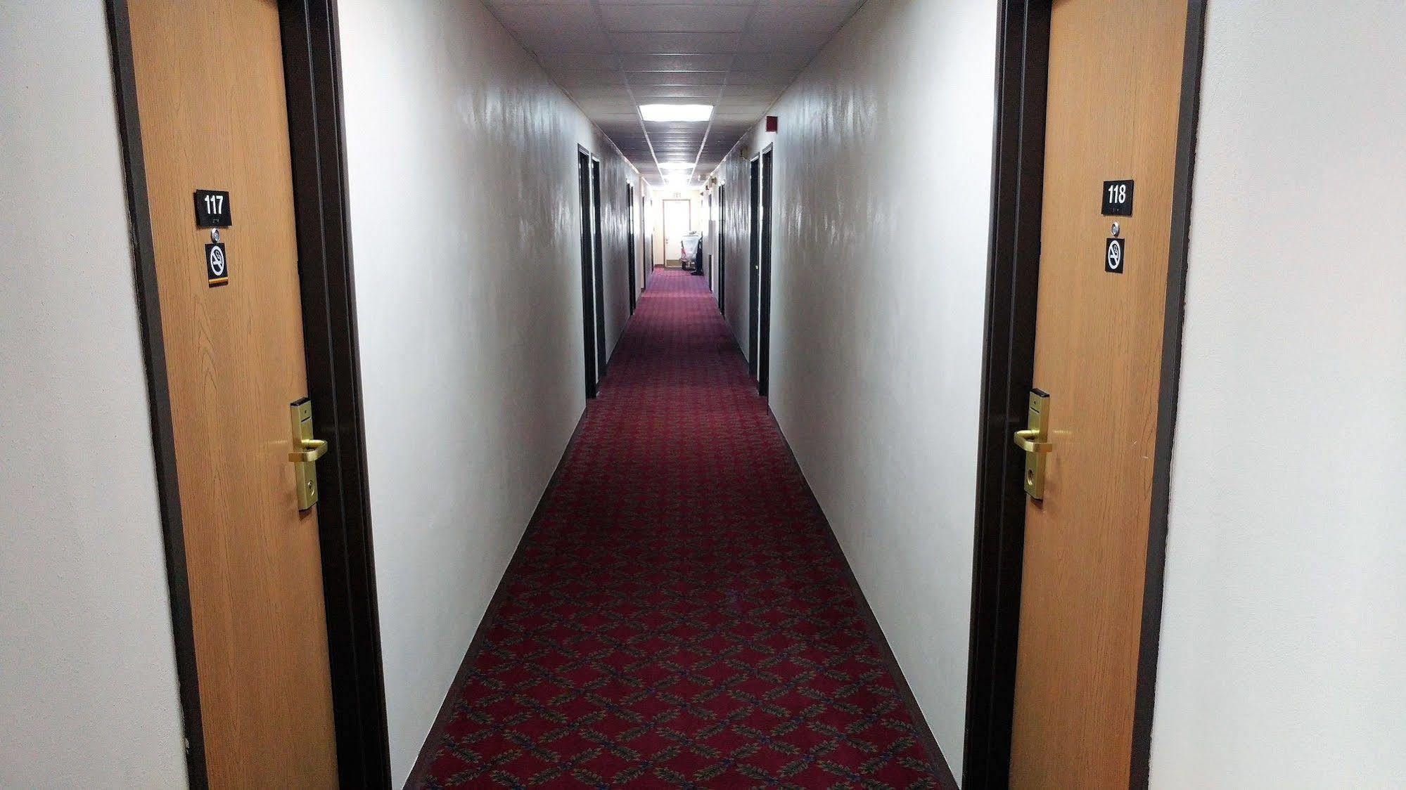 Red Carpet Inn - Windom Bagian luar foto